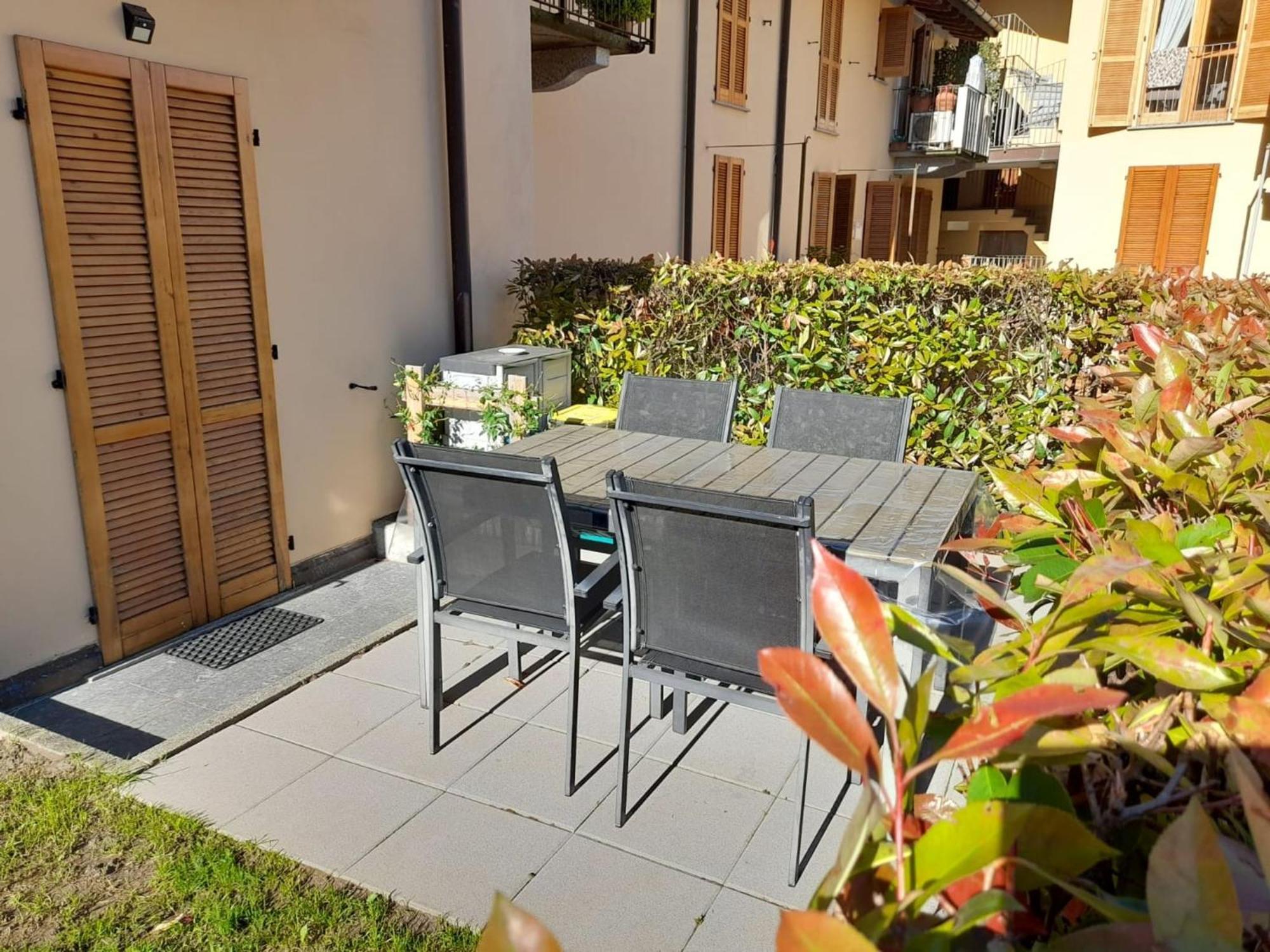 Marco Apartment - Holiday Apartment Luino Dış mekan fotoğraf