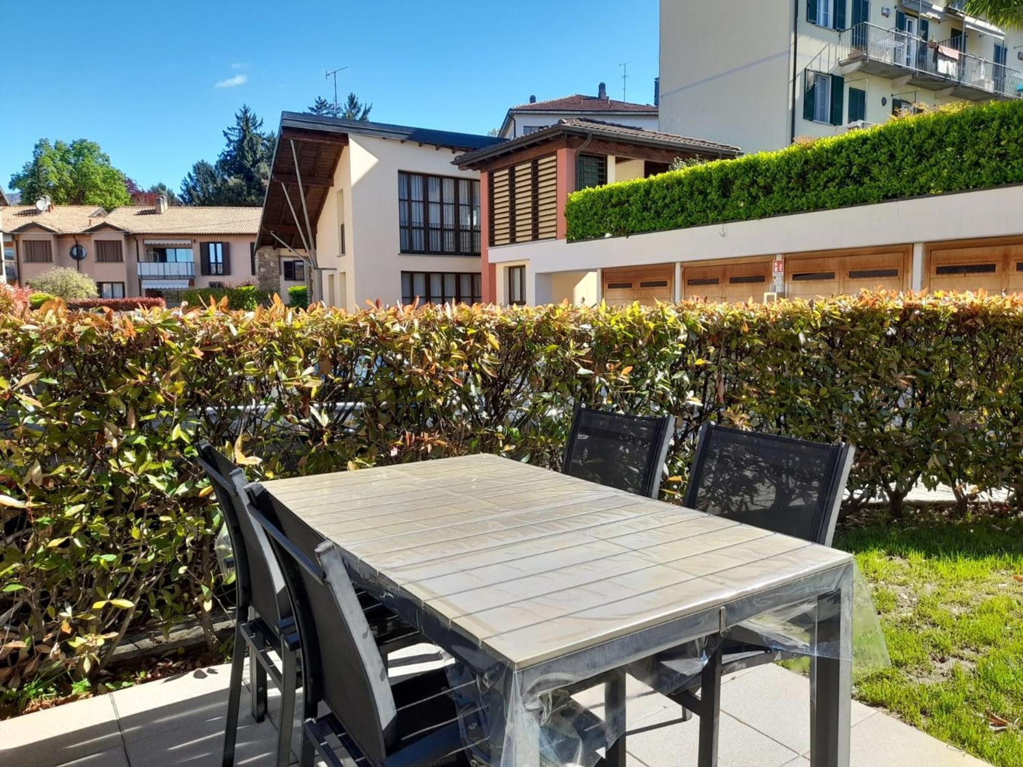 Marco Apartment - Holiday Apartment Luino Dış mekan fotoğraf