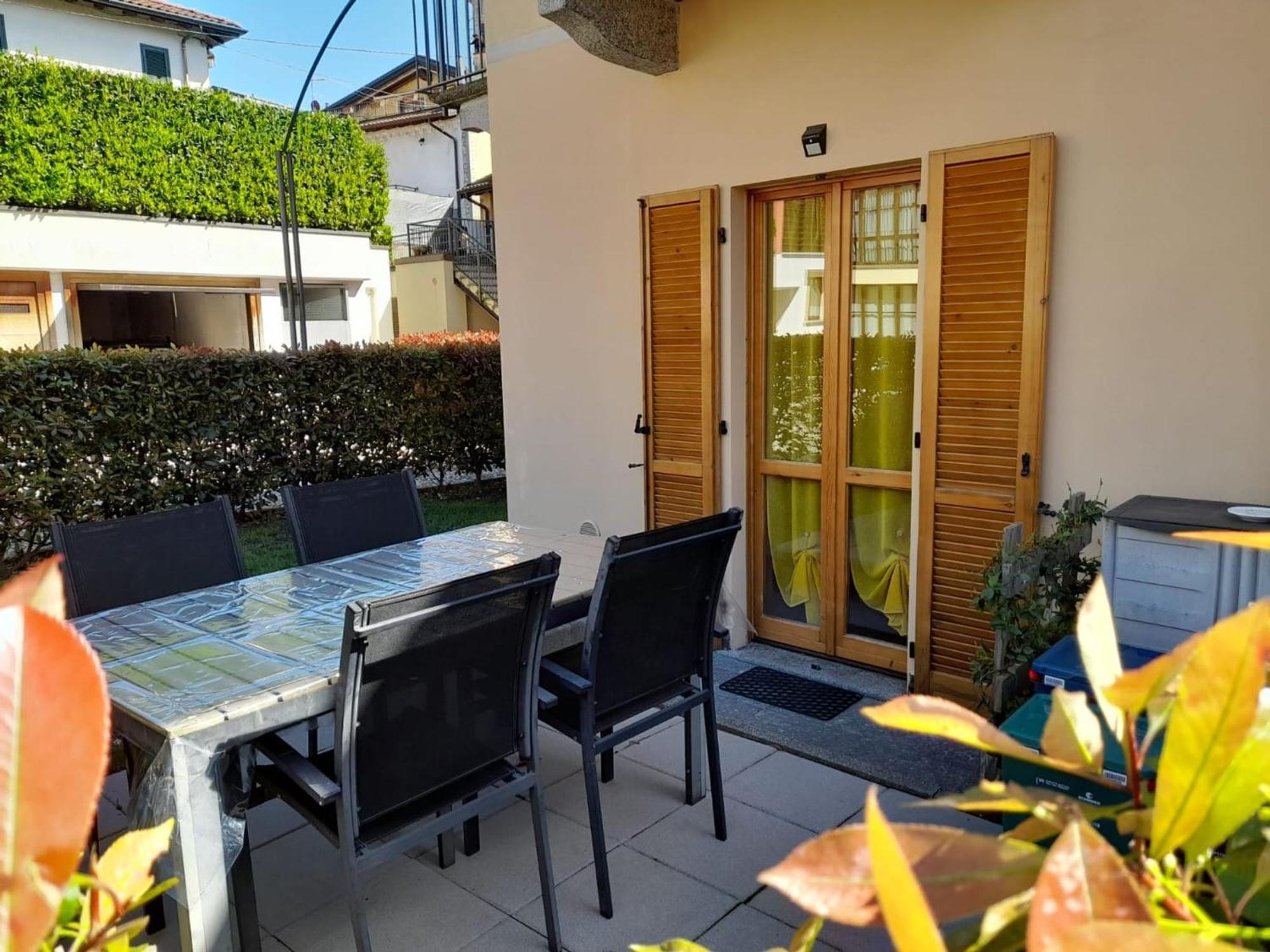 Marco Apartment - Holiday Apartment Luino Dış mekan fotoğraf